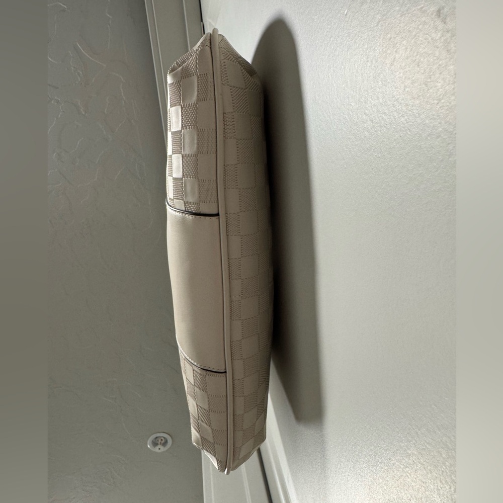 Tahari Cream Shoulder Bag - Picture 10 of 16